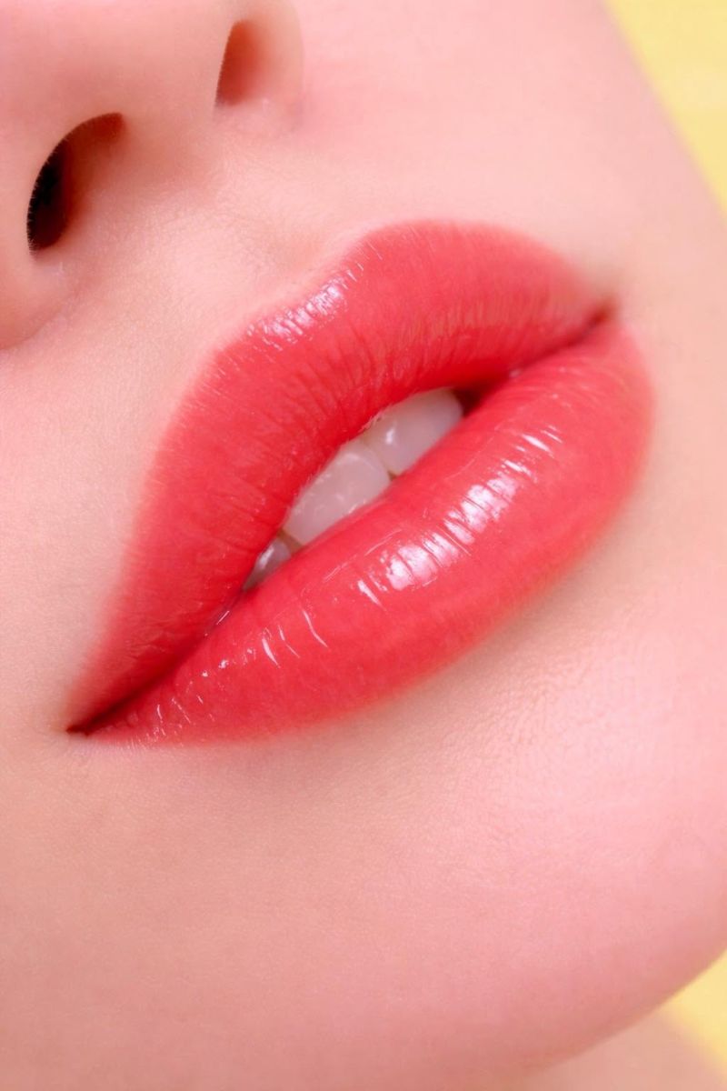 Mẫu môi hồng đỏ căng tươi tự nhiên